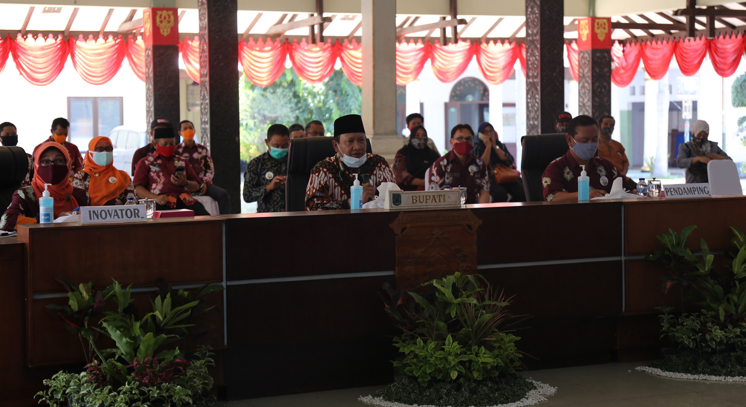 Kopi Kapiten Getas Juara Dan Priya Melek Gatra Primadona Kabupaten Pasuruan Di Sesi Presentasi Kovablik Jatim